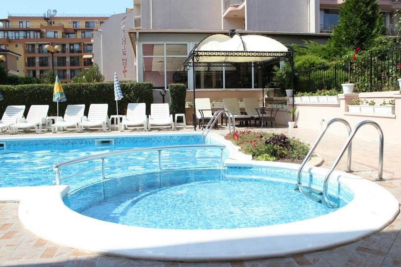 Ξενοδοχείο Family Venera 3*